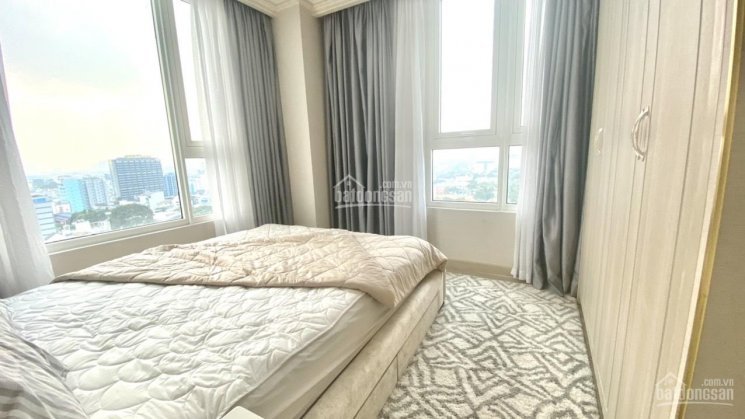 Cho thuê gấp căn hộ cao cấp nội thất tự thiết kế sang đẹp Léman Luxury Apartments 110m2 Ms. Châu
