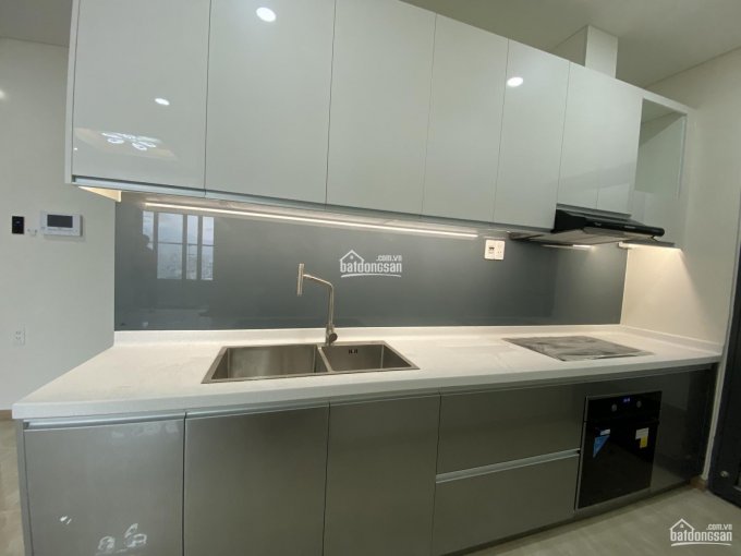 Cho thuê căn góc 3PN, 100m2 view sông Hàn tầng cao đầy đủ nội thất, giá chỉ 15 triệu/tháng, giá tốt