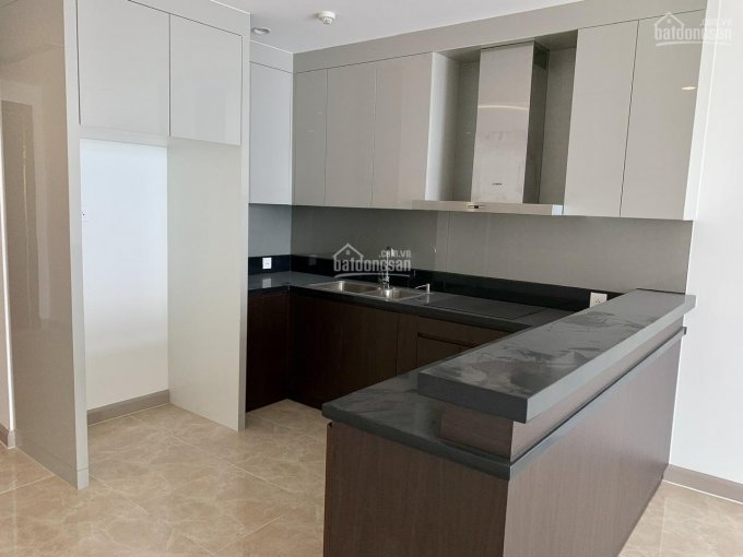 Cho thuê căn hộ 3PN diện tích 122m2, nội thất cao cấp cơ bản, Sun Grand 69B Thụy Khuê, 0945762816