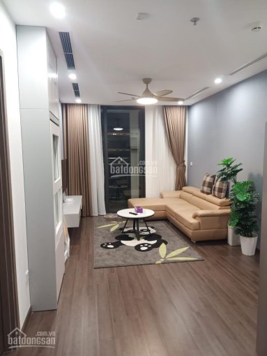 Cho thuê căn hộ 03 phòng ngủ, full nội thất ở Vinhomes Symphony Long Biên, Hà Nội