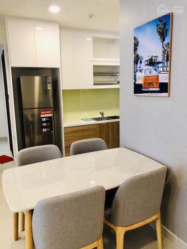 Cho thuê căn hộ Saigon Royal 2 phòng ngủ, giá 18 triệu/tháng, full nội thất. LH: 0906.378.770