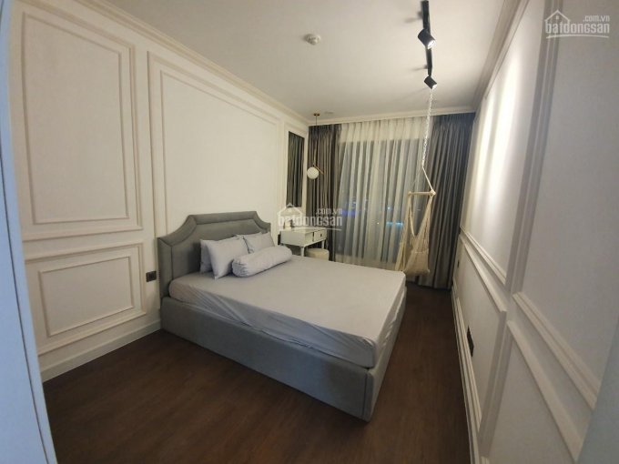 Cho thuê căn hộ 2 PN 2 WC, 81m2 Sài Gòn Royal, nội thất cao cấp giá chỉ 18 tr/th. LH 0935632741