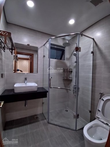 Cắt lỗ căn 78m2, 2PN 2WC, đầy đủ nội thất, tầng đẹp view Mỹ Đình, CC Goldmark City, sổ đỏ chính chủ