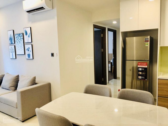 Cho thuê căn hộ Saigon Royal 2 phòng ngủ, giá 18 triệu/tháng, full nội thất. LH: 0906.378.770