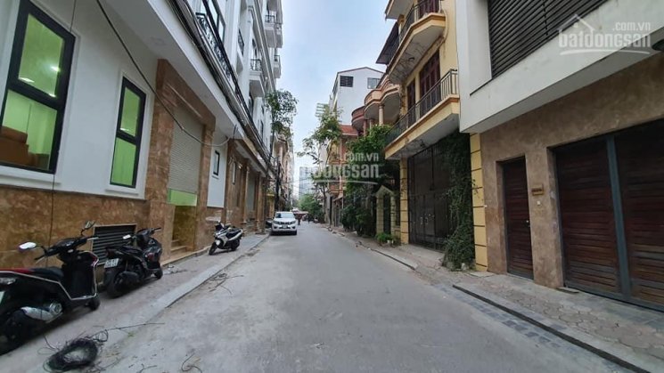 Bán nhà 4 tầng Hoàng Quốc Việt, lô góc, 2 mặt ngõ ô tô tránh khu phân lô, 50m2, giá 9 tỷ