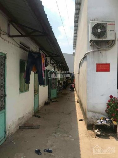 Trọ 10 phòng 180m2, đường Song Hành, Q12, dân cư đông đúc