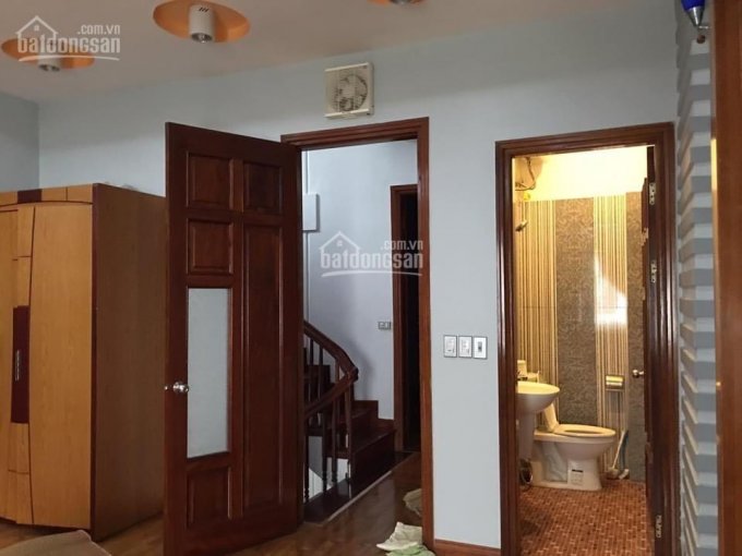 Ôm tiền nhanh thì còn. Bán nhà Hoàng Quốc Việt 2 mặt ngõ phân lô, ô tô, KD, DT 78m2, MT 6,1 m