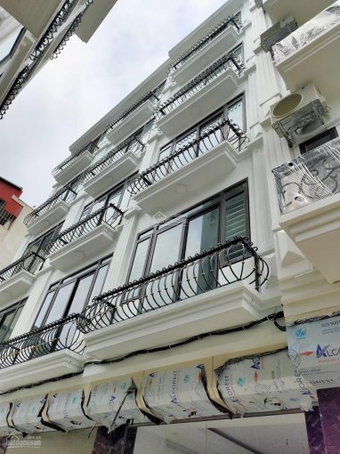 Bán nhà đẹp 5 tầng, 30.5m2, ô tô đỗ cửa cách cách 50m ra Trịnh Văn Bô, 1,5Km ra đến SVĐ Mỹ Đình