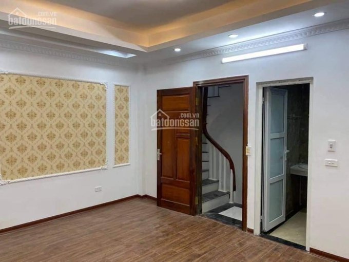 Bán căn nhà ô tô vào ngay mặt đường chính chỉ 2.2 tỷ, 4t*34m2 chợ Xốm, Phú Lãm, Hà Đông: 0975736182