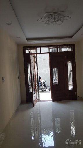 Bán nhà Vĩnh Ninh ô tô đỗ cửa, diện tích 30m2, XD 3tầng 3PN phòng thờ sân, giá 1.77tỷ LH 0985636824