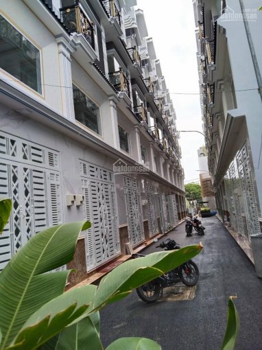 Nhà phố Tạ Quang Bửu sổ hồng riêng chính chủ giáo thông thuận tiện