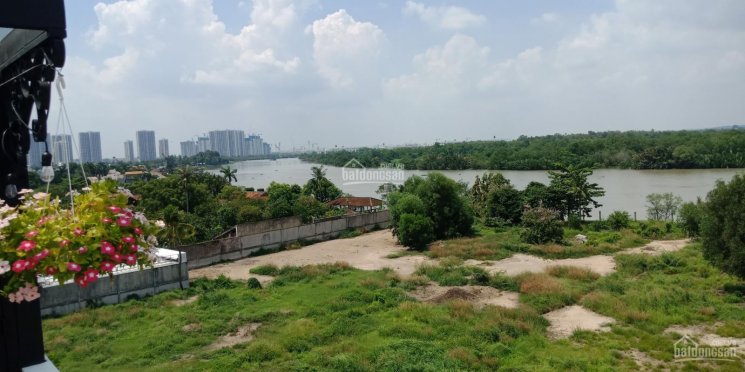 Vợ đẻ nên cần thanh lý gấp căn Villa ven sông Nguyễn Xiển, giá 9 tỷ