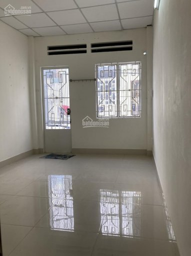 Bán nhà nhỏ 1 trệt 1 lầu mới đẹp, hẻm 4m thông đường Nguyễn Kiệm, giá 2 tỷ 400 triệu(có bớt)
