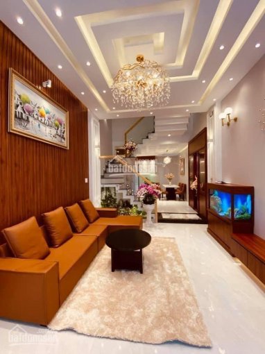 Kẹt tiền bán gấp căn nhà đẹp trên đường Huỳnh Văn Bánh, Phường 11, Phú Nhuận, giá bán 2.4 tỷ