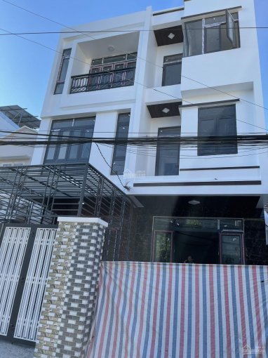 Bán nhà trung tâm TP phường Ngọc Hiệp mới xây 3 tầng đường lớn 6m gần đường 23/10