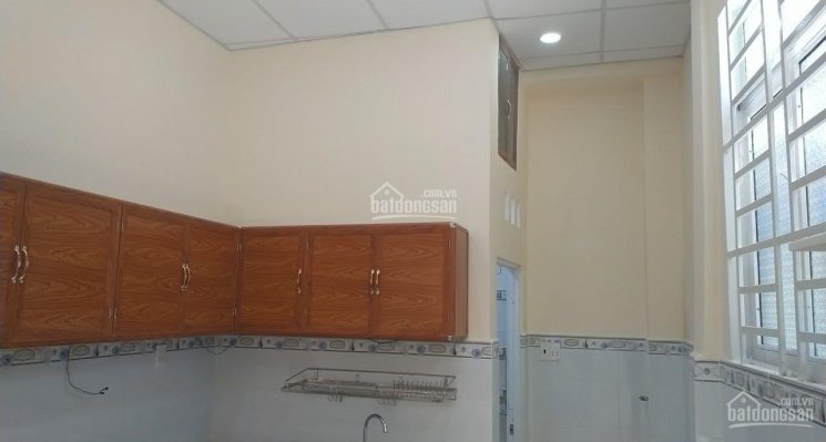 Nhà hẻm 5m Hồng Bàng Q11 3 x 12,3m nở hậu 3,5m (39,4m2). 1 trệt 1 lầu, hướng Đông