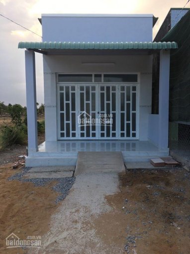 Chính chủ cần bán căn nhà cấp 4 mới xây xong, cách Chợ Rạch Kiến, Cần Đước, Long An 4 km