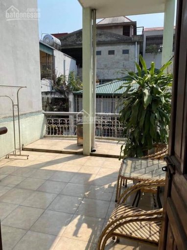 Bán nhà phố Nguyễn Văn Cừ, Gia Thụy, đường 4m ô tô dừng đỗ, 3 tầng, 42m2, 2 mặt thoáng giá cực rẻ