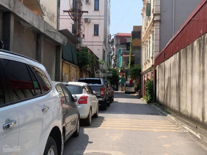 Bán nhà phố Nguyễn Văn Cừ, Gia Thụy, đường 4m ô tô dừng đỗ, 3 tầng, 42m2, 2 mặt thoáng giá cực rẻ