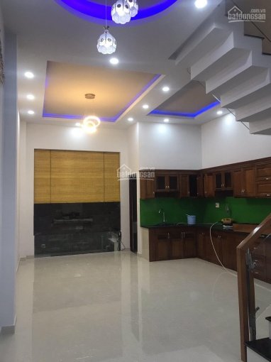 Bán gấp căn nhà 3 tầng cao cấp sân xe hơi, DT 80m2 mặt tiền hẻm 52, đường 12 Tam Bình giá= 6.6 tỷ