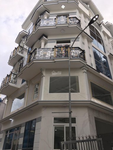 Nhà phố cao cấp RichHome ngay ngã tư Tạ Quang Bửu, 1 trệt 3 lầu DT 6x11m, LH 0767933138 (chính chủ)