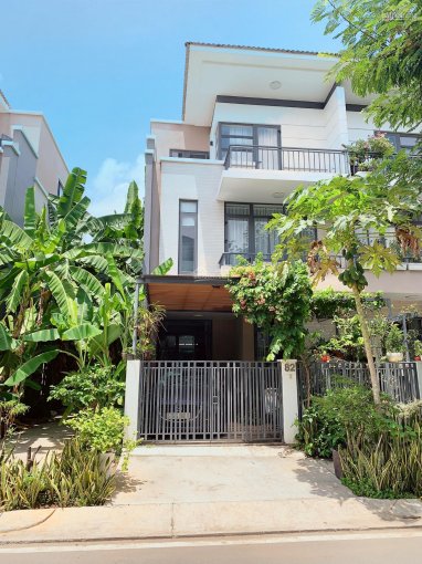 Chính chủ kẹt tiền bán gấp nhà phố Lavila 5.5x17.6m (full nội thất) giá 9.7 tỷ. LH 0934416103 Thịnh