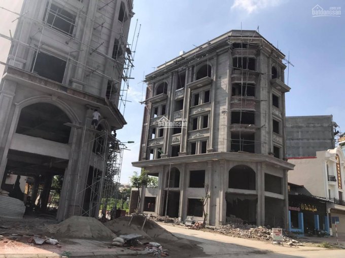 Bán nhà phố mặt đường Nguyễn Văn Cừ, cạnh đại học TDTT Từ Sơn,  sổ đỏ lâu dài