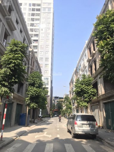 Chính chủ gửi bán nhà liền kề 158 Nguyễn Sơn nhà mới hoàn thiện DT: 77,5m2 MT: 5m hướng Đông Nam