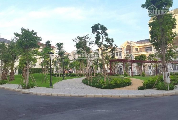 Gia đình cần tiền bán gấp căn biệt thự khu cao cấp Fideco Thảo Điền, Quận 2, DT 300m2, bán 56 tỷ