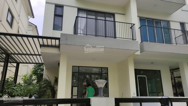 Bán nhà khu đô thị Vinhomes Thăng Long - trước nhà là vườn hoa thoáng mát