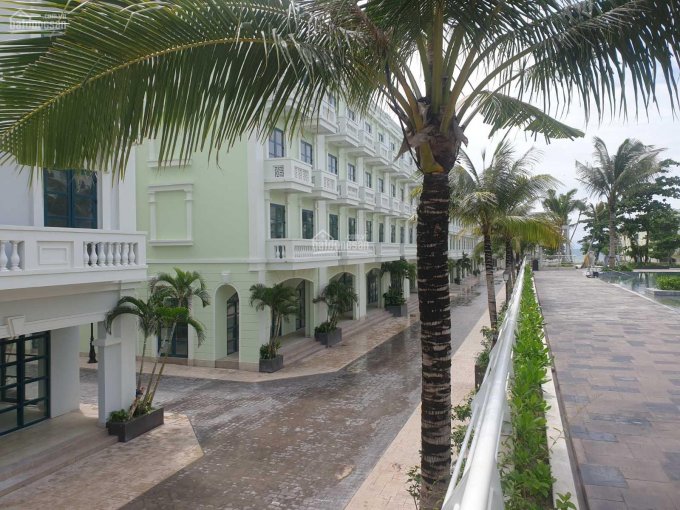 Bán căn góc Shophouse khu Marina Phú Quốc, vốn mua 6,3 tỷ. Cách biển 80m