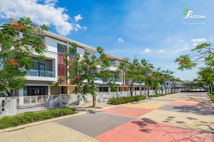 Bán căn biệt thự vườn Phố Đông Village Quận 2, nằm trên trục đường lớn, đối diện với khu thương mại