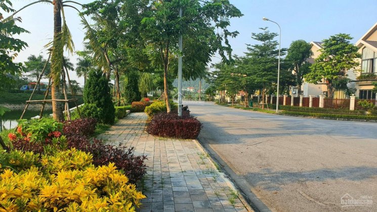 Bán biệt thự 300m2, hướng Đông Nam, vị trí đẹp trong khu Sunny Garden City, LH 0962204486