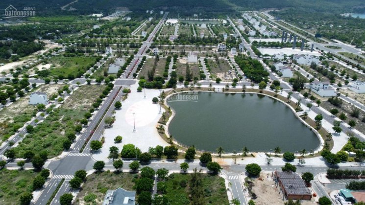 Bán nhà nguyên căn 7 phòng ngủ, có nội thất tại khu đô thị Golden bay Bãi Dài Cam Ranh