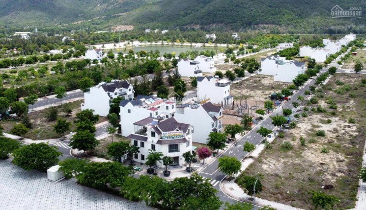 Bán nhà nguyên căn 7 phòng ngủ, có nội thất tại khu đô thị Golden bay Bãi Dài Cam Ranh