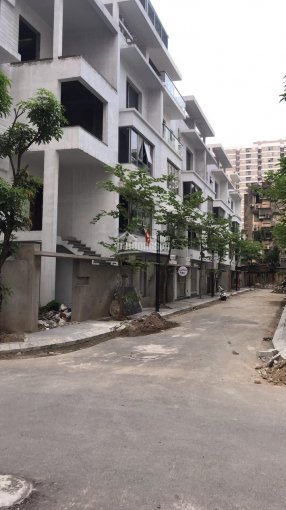 Bán suất ngoại giao căn liền kề 82 Nguyễn Tuân, diện tích 82m2, xây 4 tầng, đã hoàn thiện, nhận nhà