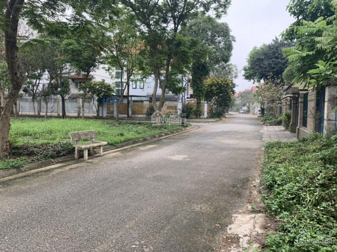 Chính chủ gửi bán 3 căn biệt thự KĐT Quang Minh, giá chỉ từ 29.5 triệu/m2. LH em 0989734734