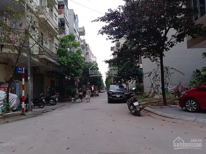 Bán nhà liền kề Phú Diễn - Hồ Tùng Mậu - phân lô - vỉa hè - ô tô tránh - KD - 80m2 x 5T, giá 11 tỷ