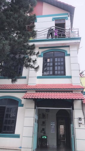 Cần bán khách sạn 1 trệt, 2 lầu có 30 phòng mặt tiền đường Hoàng Hữu Nam, phường Tân Phú, Quận 9