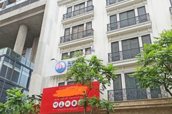 Bán nhà 6T nổi, mặt phố Trần Bình - Nguyễn Hoàng 105m2 full nội thất, thang máy, hầm. LH 0936586758