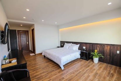 Bán khách sạn lớn 50 phòng view rừng thông phường 10 thành phố Đà Lạt