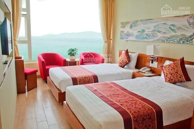 Bán khách sạn 3 sao gồm 61 phòng kinh doanh, mặt biển đường Phạm Văn Đồng, Vĩnh Hải, Nha Trang