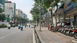 6.5m Mặt tiền mặt phố Ngọc Lâm - diện tích 205m2 - vỉa hè rộng - kinh doanh sầm uất - giá chào 37tỷ