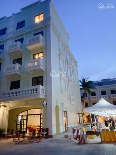 Bán khách sạn biển mini hotel Bãi Trường, ngay Hồ Bơi và Phố đi bộ chợ đêm Waterfront, giá 18 tỷ