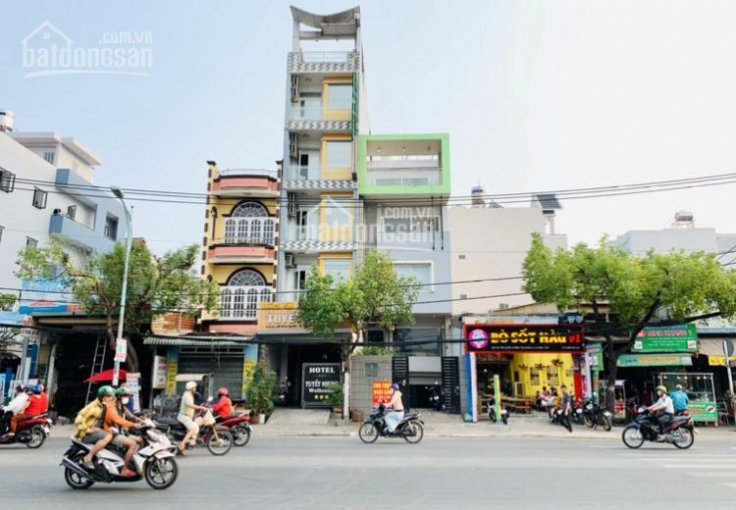 Bán nhà mặt tiền Lê Văn Quới, quận Bình Tân (5x20=100m2) 1 hầm, 4 lầu đúc - Chính chủ