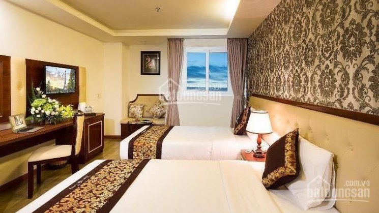 Bán khách sạn 4 sao đường Trần Phú, Nha Trang, giá rẻ 30% so với thị trường