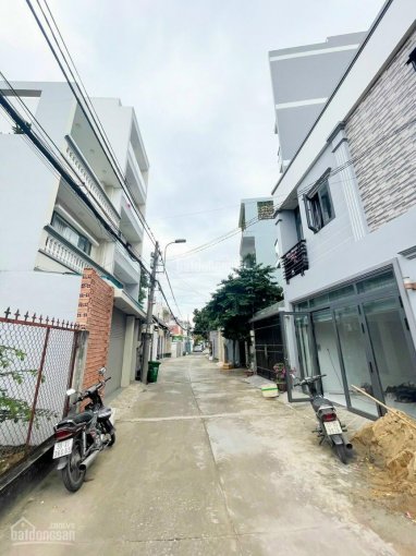 Bán nhà cấp 4, mặt tiền đường thông 6m, thông ra Nguyễn Thị Định và Lê Văn Thịnh chỉ 50m, DT 61.8m2