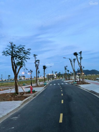 Bán đất nền khu thương mại Hà Tiên, giá chỉ 1,6 tỷ/nền 125m2. 0902873487
