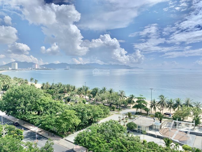 Bán khách sạn mặt tiền Trần Phú Lộc Thọ view biển 85 tỷ