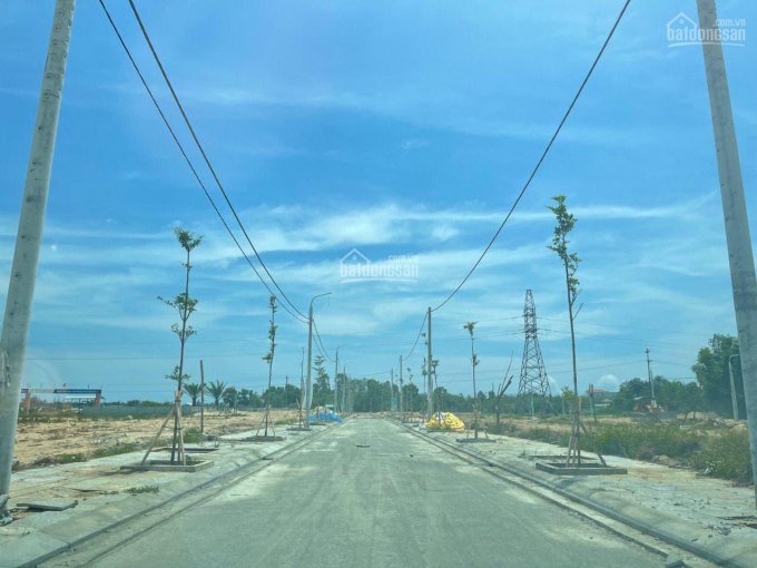 Phía nam Đà Nẵng gần khu công nghiệp Điện Nam - Điện Ngọc, bên cạnh Hội An